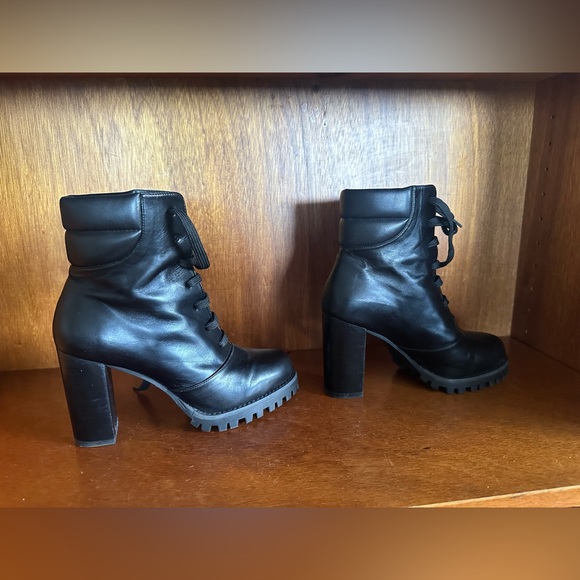 NEW authentic Stuart Weitzman boots! Size 6 - Picture 7 of 8